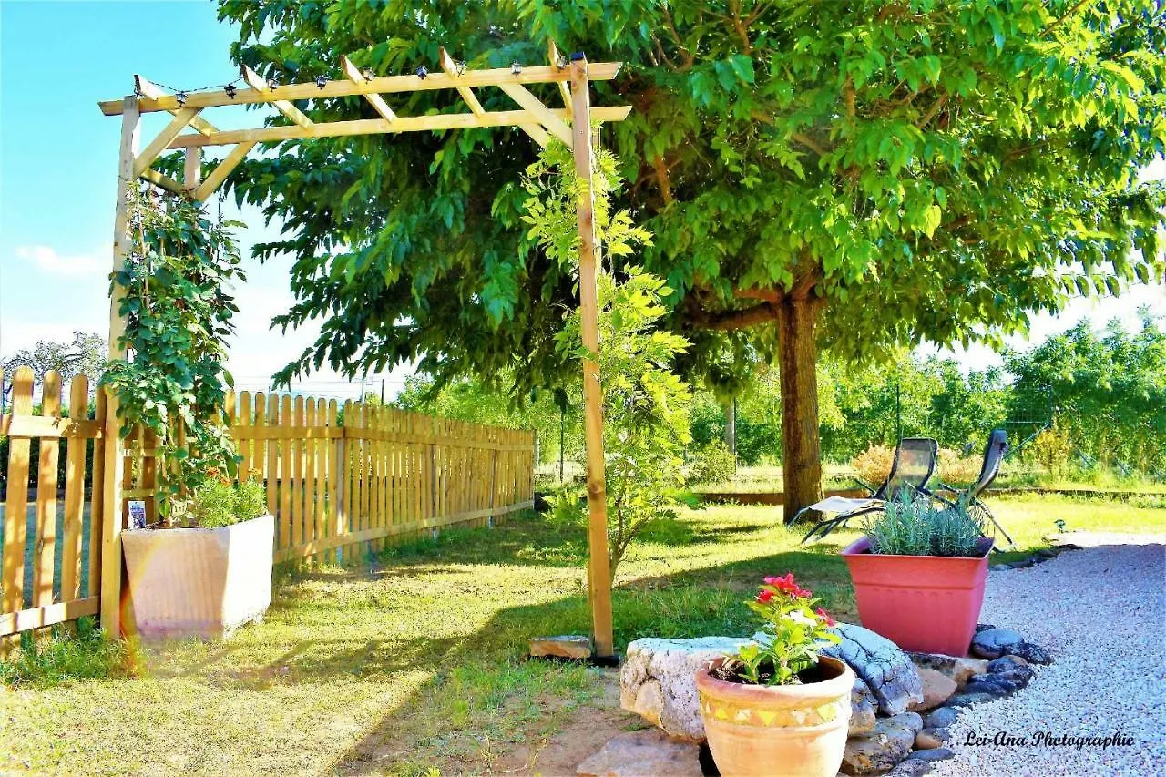 Guest house Chambre D'Hotes Aux Pieds Des Noyers Saint-Lattier