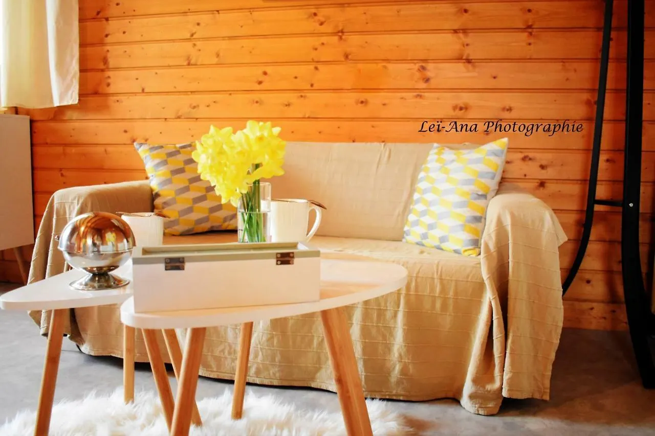 Guest house Chambre D'Hotes Aux Pieds Des Noyers Saint-Lattier France